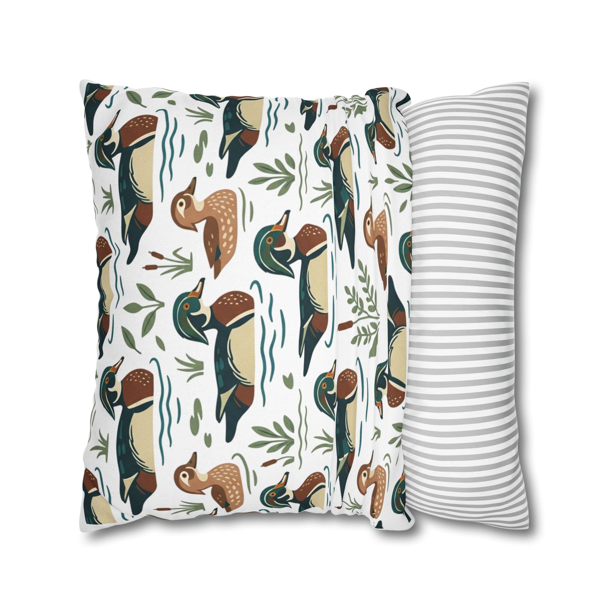 Wood Duck Pattern Pillow Cover — Nature-Inspired Decorative Throw Pillowcase