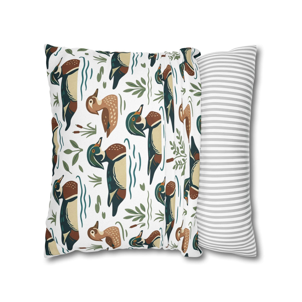 Wood Duck Pattern Pillow Cover — Nature-Inspired Decorative Throw Pillowcase