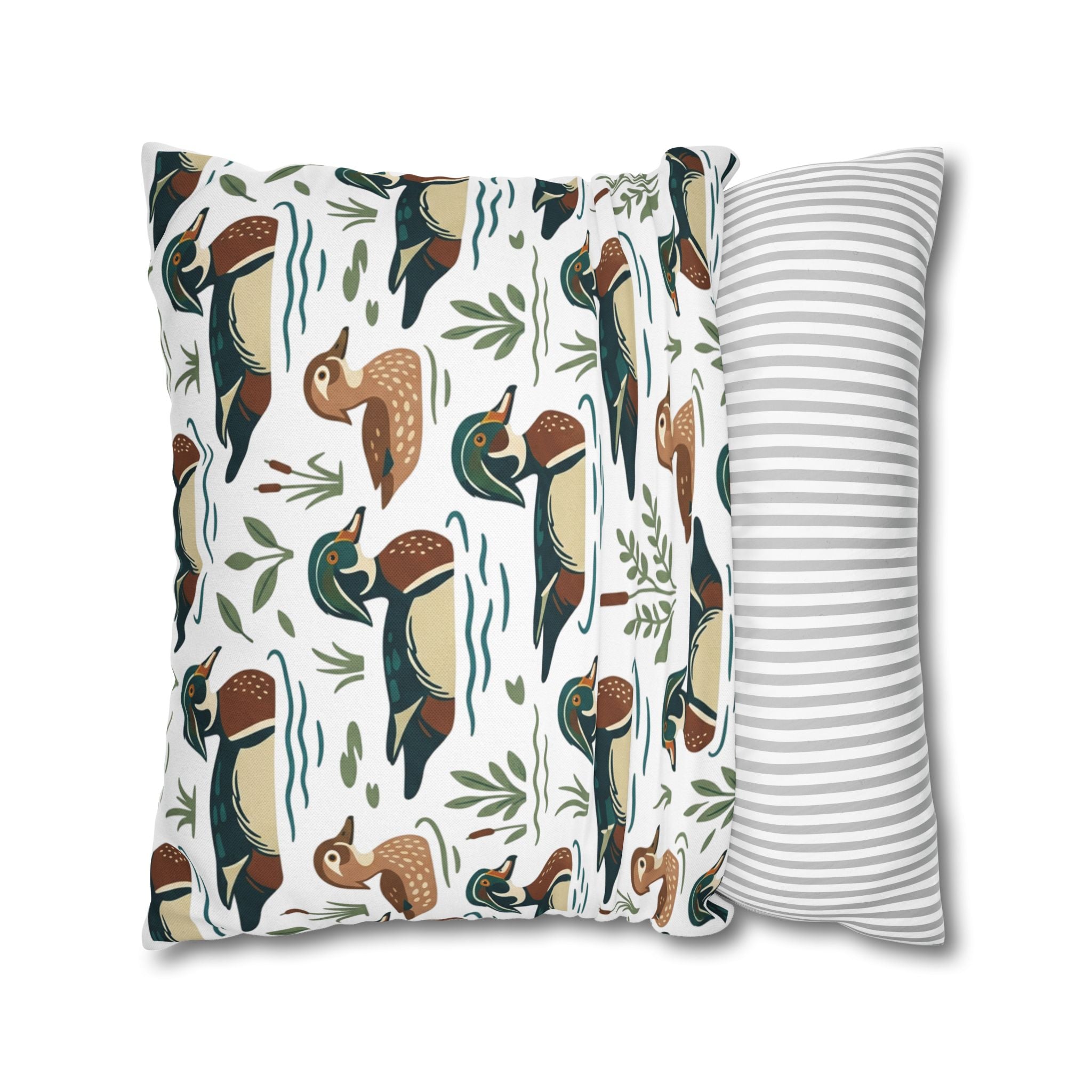 Wood Duck Pattern Pillow Cover — Nature-Inspired Decorative Throw Pillowcase