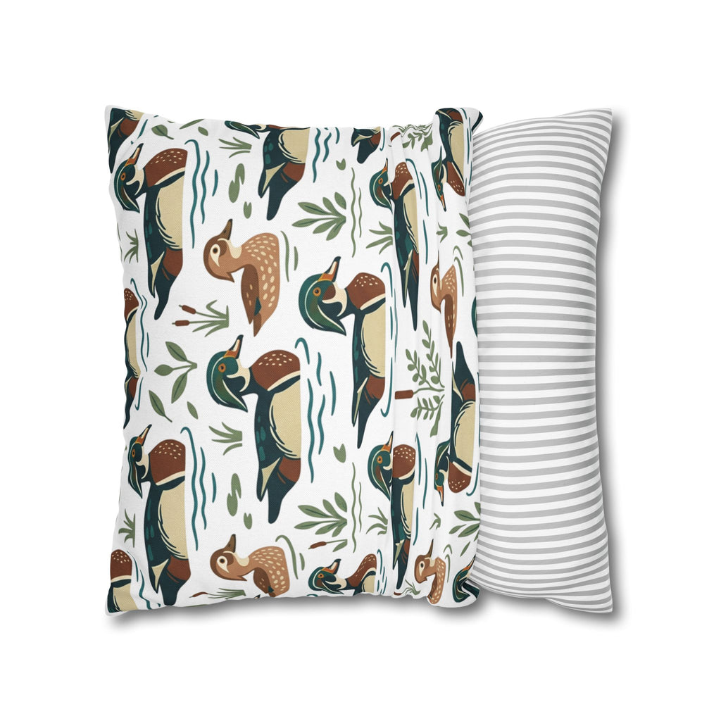 Wood Duck Pattern Pillow Cover — Nature-Inspired Decorative Throw Pillowcase