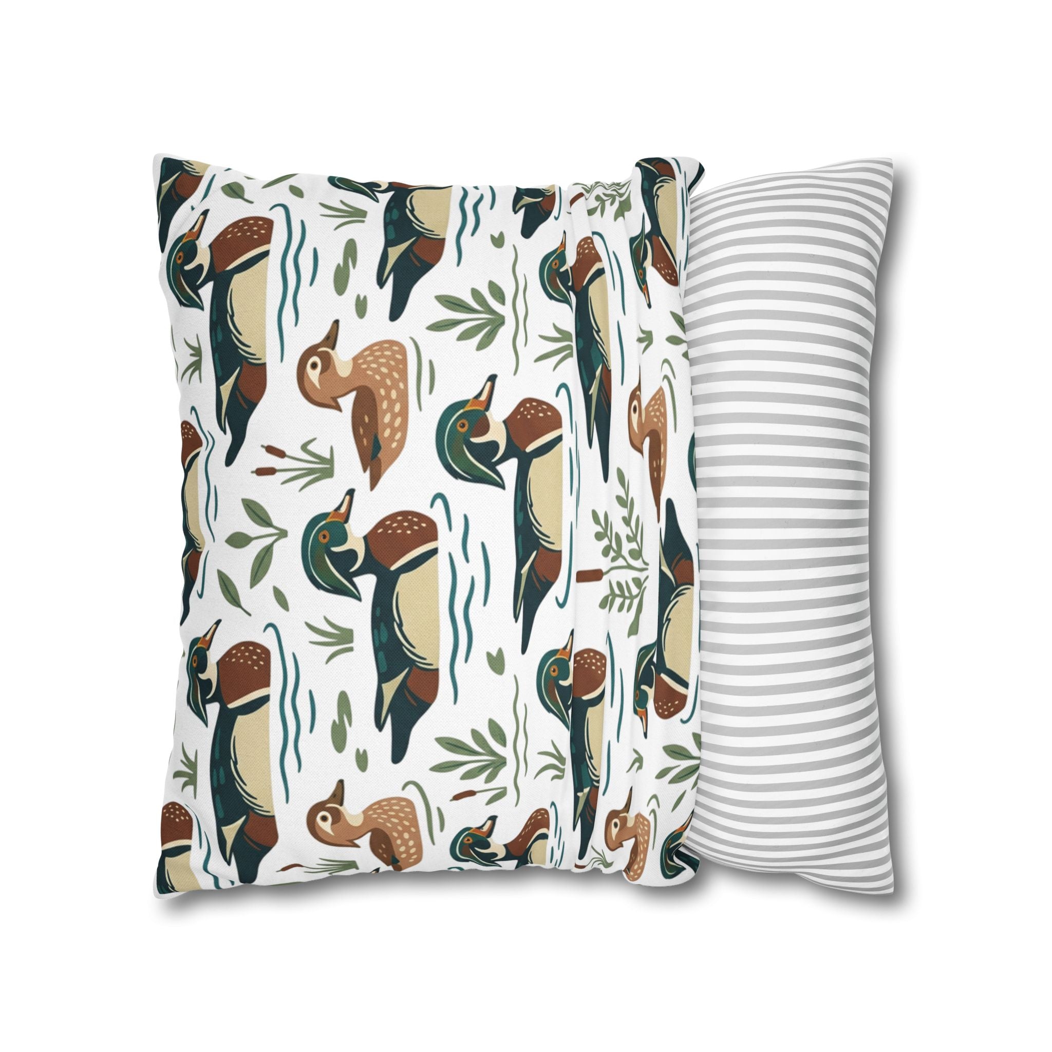 Wood Duck Pattern Pillow Cover — Nature-Inspired Decorative Throw Pillowcase